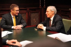 21. februar 2013. Predsednik Narodne skupštine u razgovoru sa ambasadorom SAD u Srbiji (foto TANJUG)
